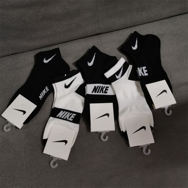 Nike ナイキレディース向け 靴下 かわいいブランド ストッキング 大人気コットン 靴下 メンズ 通気性ブランドミドルソックス 高品質