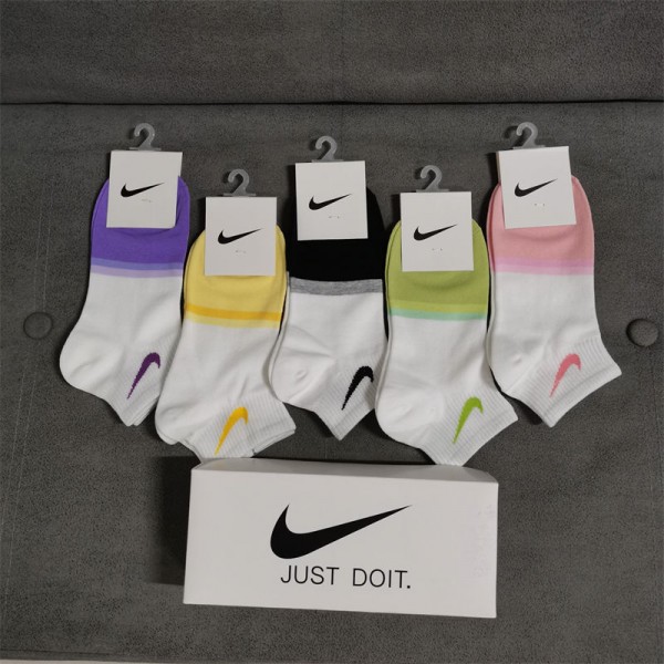 Nike ナイキレディース向け 靴下 かわいいブランド ストッキング 大人気コットン 靴下 メンズ 通気性浅口ソックス 女の子好き 韓国