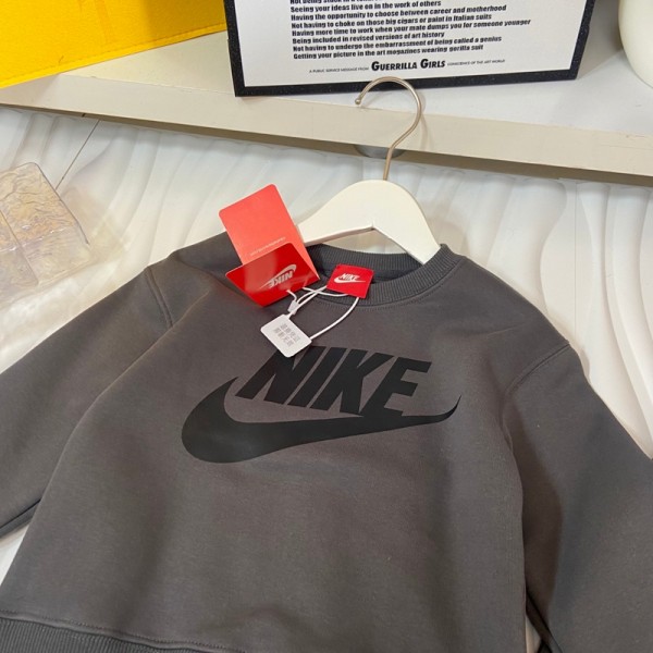 Nike ナイキハイブランド子供セットアップ トレーナー 上下セットアップ 長袖 裏起毛 キッズ 子供 男の子 女の子 スウェット 衣装 ルームウェア パンツ 部屋着 秋冬スポーツウェア 100¬160cm 