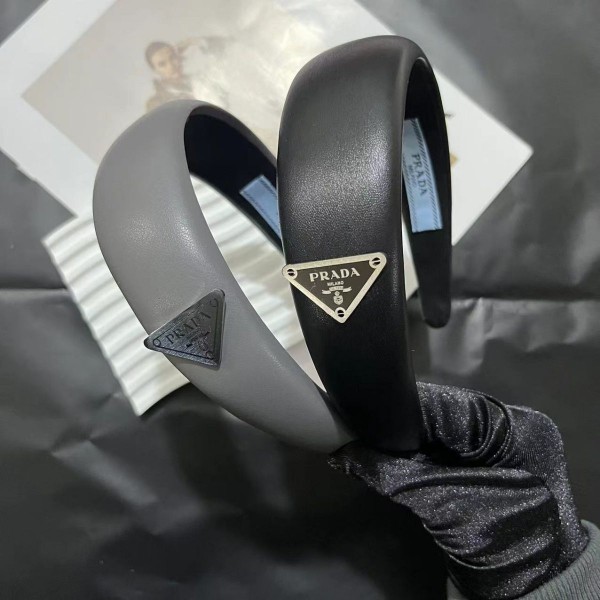Prada プラダカチューシャブランドかわいいハイブランドバンド存在感抜群ブランドバナナクリップ髪アレンジかわいいヘアピンハイブランド