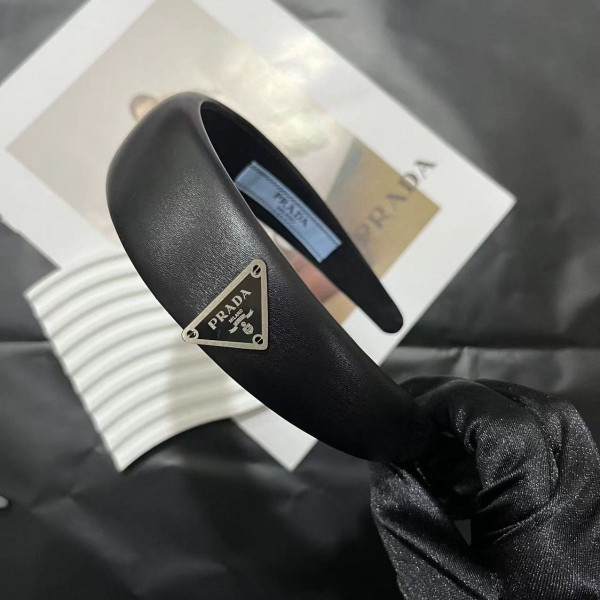 Prada プラダカチューシャブランドかわいいハイブランドバンド存在感抜群ブランドバナナクリップ髪アレンジかわいいヘアピンハイブランド