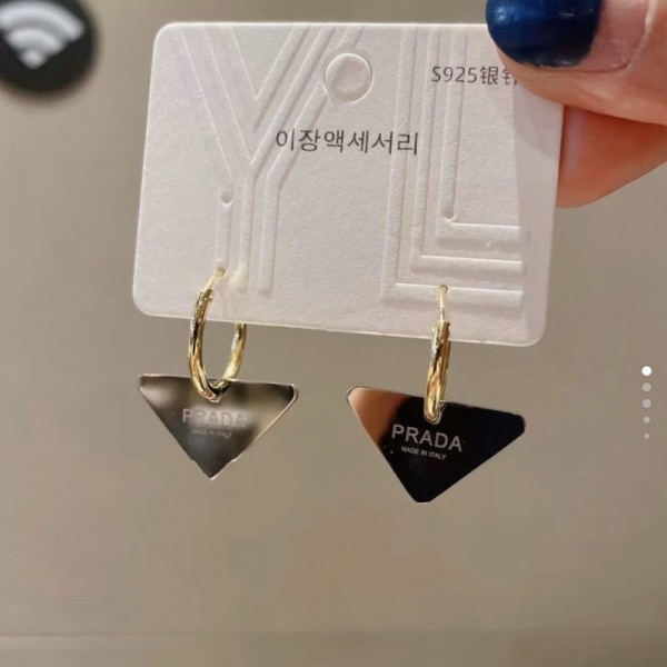 ブランド Prada イヤーカフ リング フープ 韓国ファッション プラダ 片耳 三角 モチーフ シルバー ゴールド ブラック お洒落 ステンレス メンズ レディース アクセサリー フェイクピアス イヤリング