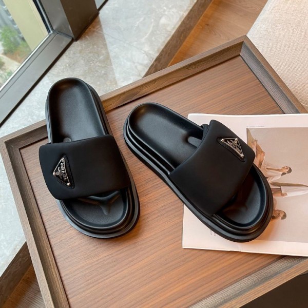 ブランド Prada プラダスリッパ レディース 洗える 滑らない おしゃれ 厚底 静音 ルームシューズ サンダル 柔軟 超軽量 ルームスリッパ 夏用 室内屋外使用可 大きいサイズ 22.5-250cm
