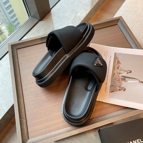ブランド Prada プラダスリッパ レディース 洗える 滑らない おしゃれ 厚底 静音 ルームシューズ サンダル 柔軟 超軽量 ルームスリッパ 夏用 室内屋外使用可 大きいサイズ 22.5-250cm