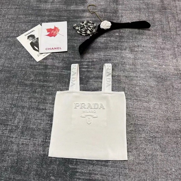 Prada プラダブランドニットキャミソール インナー リブニット リブキャミ レディース S - L トップス 肌着 タンクトップ 露出防止 ブラ紐隠し スクエアネック ノースリーブ 重ね着 エンボスロゴ ニットソー 着やせ ストレッチ シンプル お洒落 キレイめ 可愛い 春夏