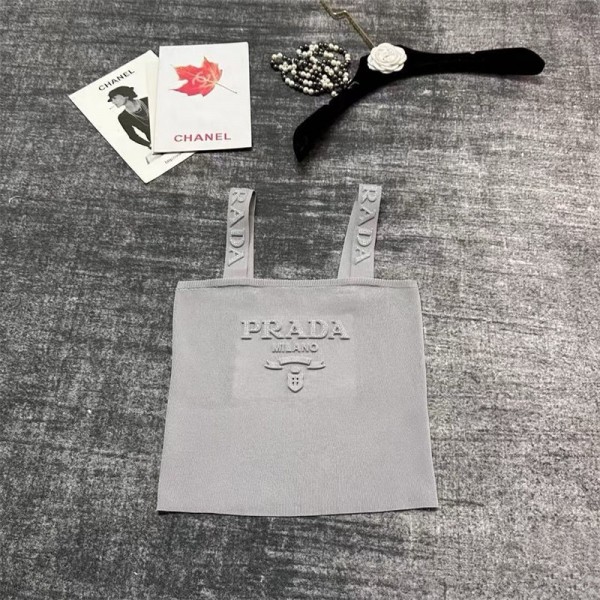 Prada プラダブランドニットキャミソール インナー リブニット リブキャミ レディース S - L トップス 肌着 タンクトップ 露出防止 ブラ紐隠し スクエアネック ノースリーブ 重ね着 エンボスロゴ ニットソー 着やせ ストレッチ シンプル お洒落 キレイめ 可愛い 春夏