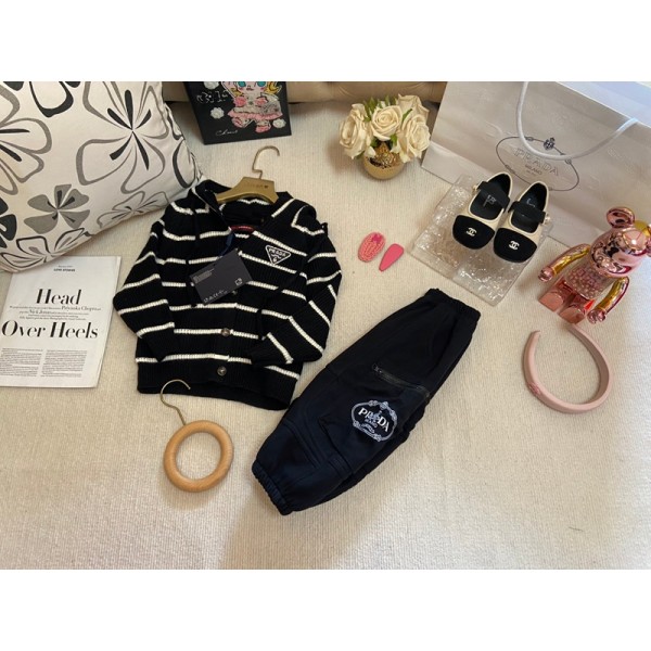 Prada プラダハイブランド 子供服 上下セット カーディガン セーター スウェットパンツ セットアップ 90-150cm ニットパーカー ポケット付き カジュアル 秋冬 キッズ かっこいい