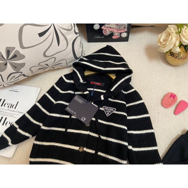 Prada プラダハイブランド 子供服 上下セット カーディガン セーター スウェットパンツ セットアップ 90-150cm ニットパーカー ポケット付き カジュアル 秋冬 キッズ かっこいい