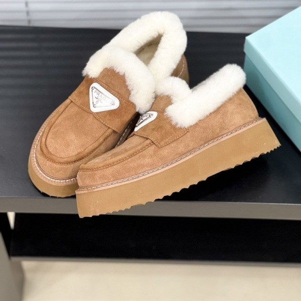 Prada プラダ ブランドレディースローファー 内ボア シューズ 厚底ミュール ファー付き 暖かい スリッポン 防寒 あったか ふわふわ 軽量 冬用シューズ カジュアル 225¬250cm