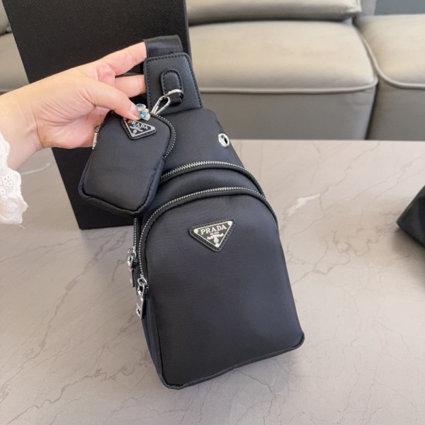 Prada プラダブランドショルダーバッグキャップ財布3点セット 女性 ボディバッグ 野球帽子 ハイブランドレディースメンズバッグブランドカジュアルブランドミニバッグコーデ