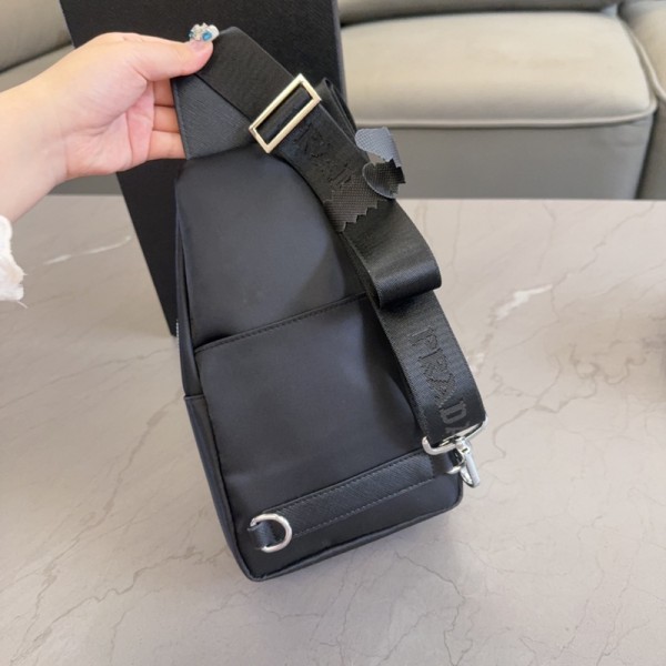 Prada プラダブランドショルダーバッグキャップ財布3点セット 女性 ボディバッグ 野球帽子 ハイブランドレディースメンズバッグブランドカジュアルブランドミニバッグコーデ