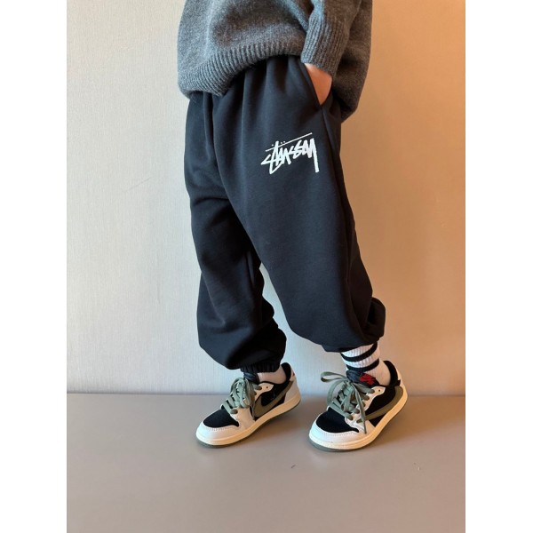 ブランド STUSSY キッズ 裏起毛 ズボン ステューシー子供スウェットパンツ 秋冬 厚手 防寒 長ズボン 通学 通園 部屋着 ルームウェア アウトドア 110-170cm 男の子 女の子 ブラック グレー スウィートボーイ