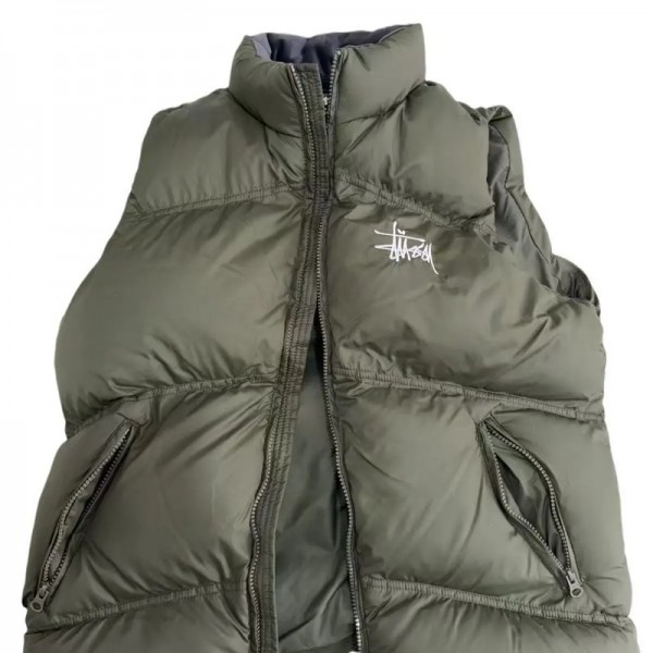 Stussy ステューシーブランド中綿ベスト レディース 中綿ジャケット メンズ 袖なし 立ち襟 ショート S-2XL フルジップ ポケット 無地 厚手 防寒 防風 暖かい 柔らか シンプル カジュアル ファッション 普段着 通学 通勤 冬 秋 春