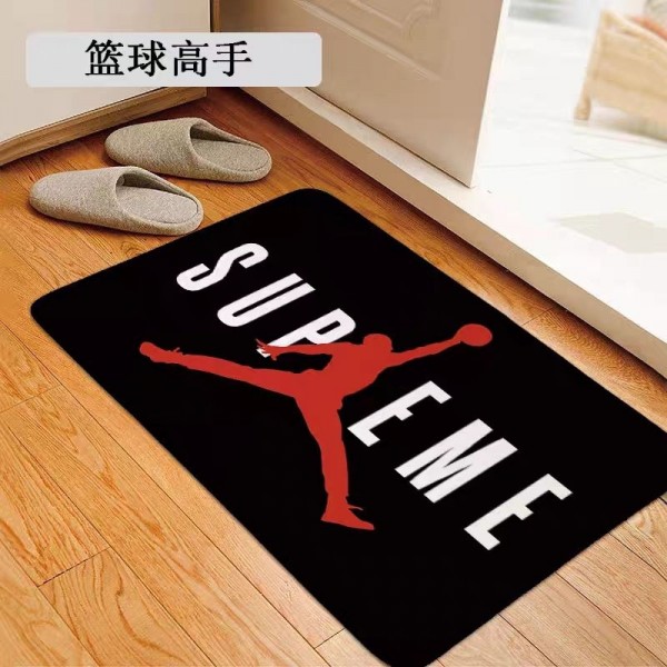 Supreme シュプリームオシャレ 玄関マット ブランドクロムハーツラグマット 絨毯 ハイブランド室内マット 滑り止め 部屋マット カーペット 消音 抗菌ハイブランド