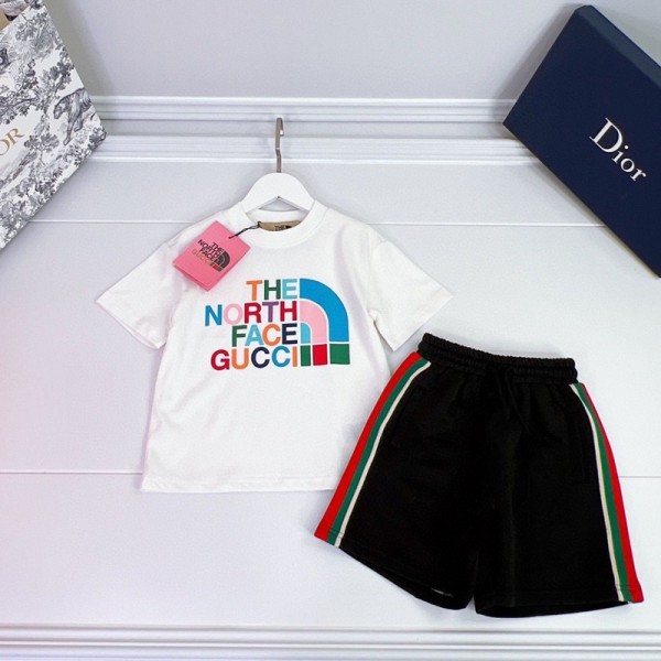 ザノースフェイス THE NORTH FACEグッチブランドキッズ夏服 子供服 キッズ セットアップ 男の子 半袖 Tシャツ ハーフパンツ スポーツウェア 90-160cm 上下 2点セット キッズてぃーしゃつ男の子 カジュアル ジャージ ボーイズ 通学