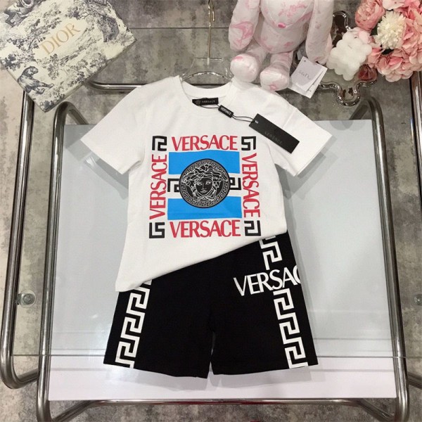 Versace ヴェルサーチtシャツハイブランド男の子 セットアップ スポーツウェア スウェット キッズ服 半袖 トップス 子供服 tシャツ ショートパンツ キッズ 上下セット カットソー ストレッチパンツ 2点セット オシャレ カジュアル 春 夏 大きいサイズ 90 - 160cm