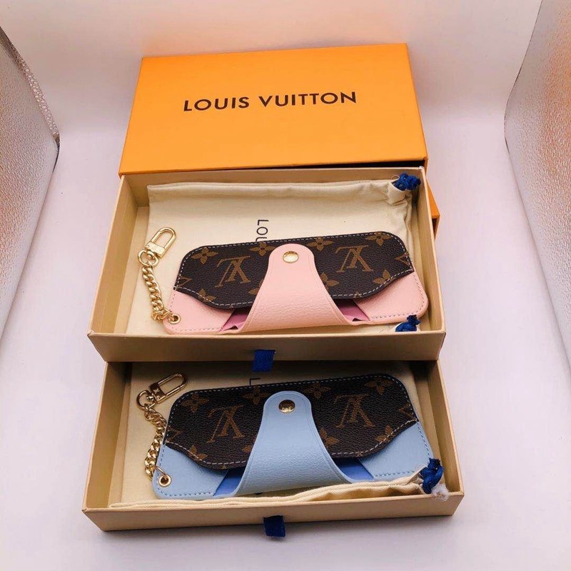 LOUIS VUITTON ルイ・ヴィトン サングラス サングラス ケース メガネ拭き付き ZO112E ゴールド金具 美品  50416約13cm表記サイズ
