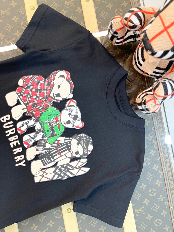 Burberry大人の上質Tシャツ
