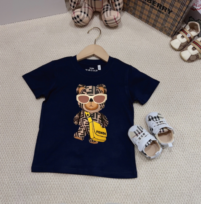 Fendi半袖tシャツ ユニセック