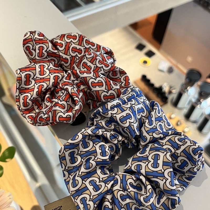 ハイブランドBurberryヘアシュシュ