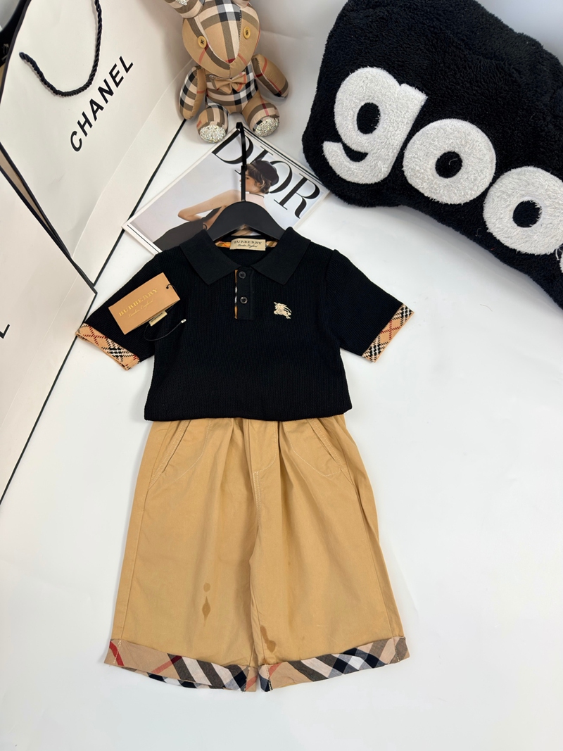 Burberry子供半袖 Tシャツと半ショーツ