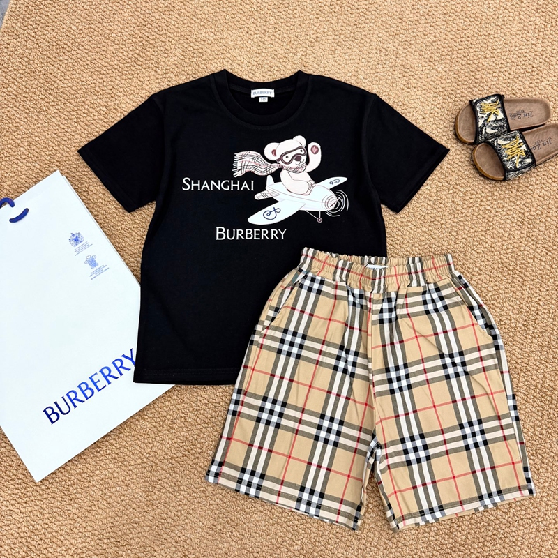 ブランドバーバリー子供服セットアップ
