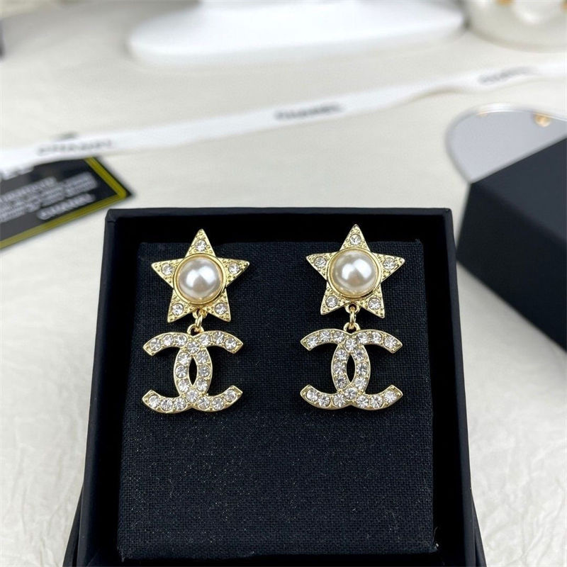 CHANEL スタースタッドピアス