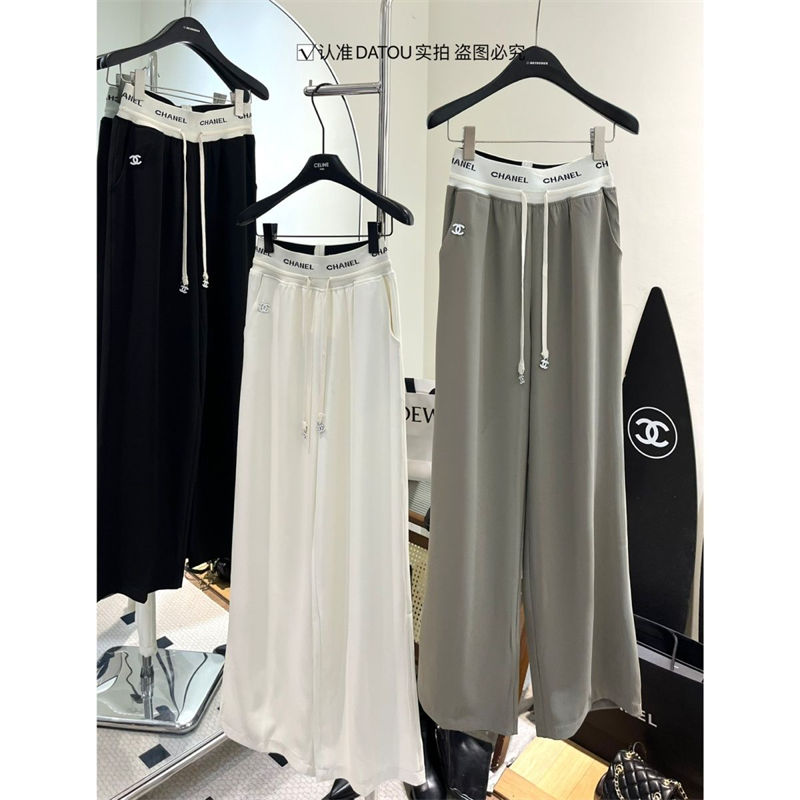 Chanelワイドパンツ女の子