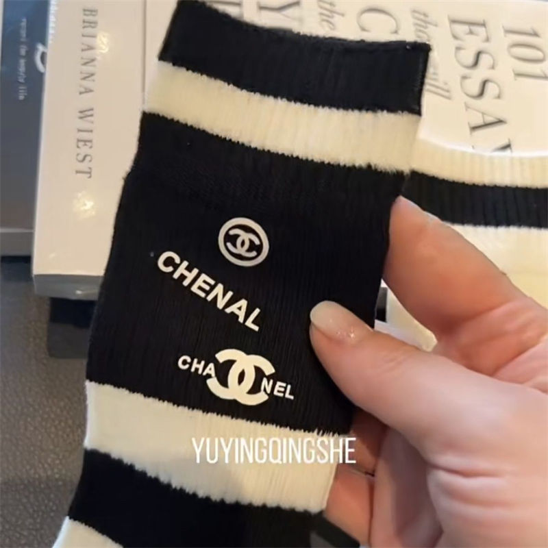 Chanel 中厚手クルー丈靴下