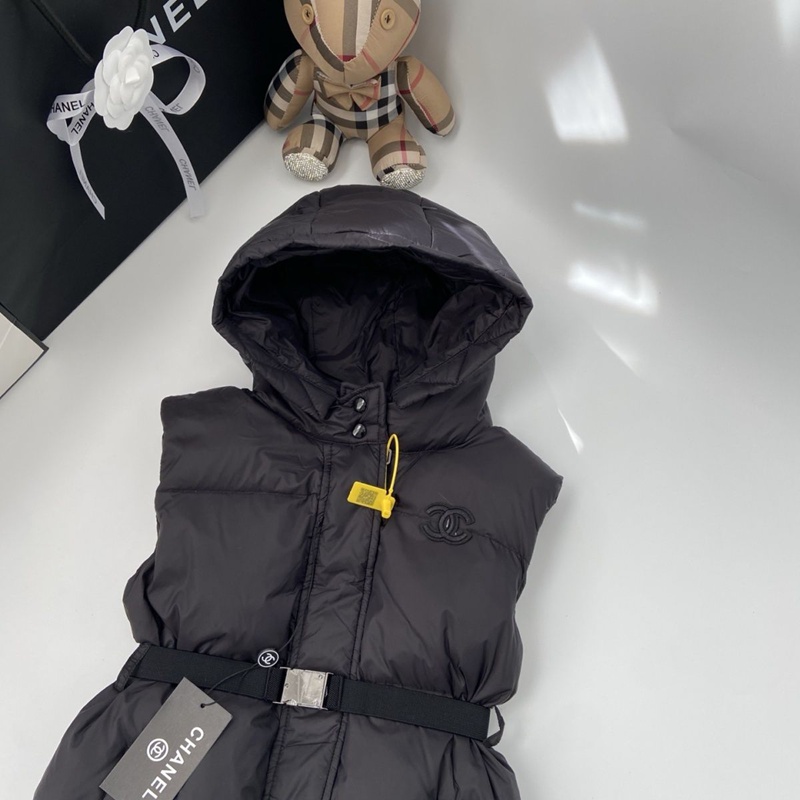 Chanel 子供ダウンベスト