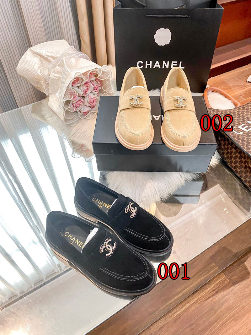 Chanel ベロアローファー