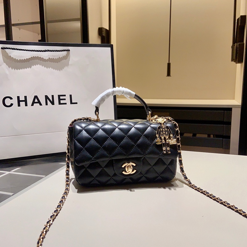 Chanel 斜め掛けカバンハイブランド
