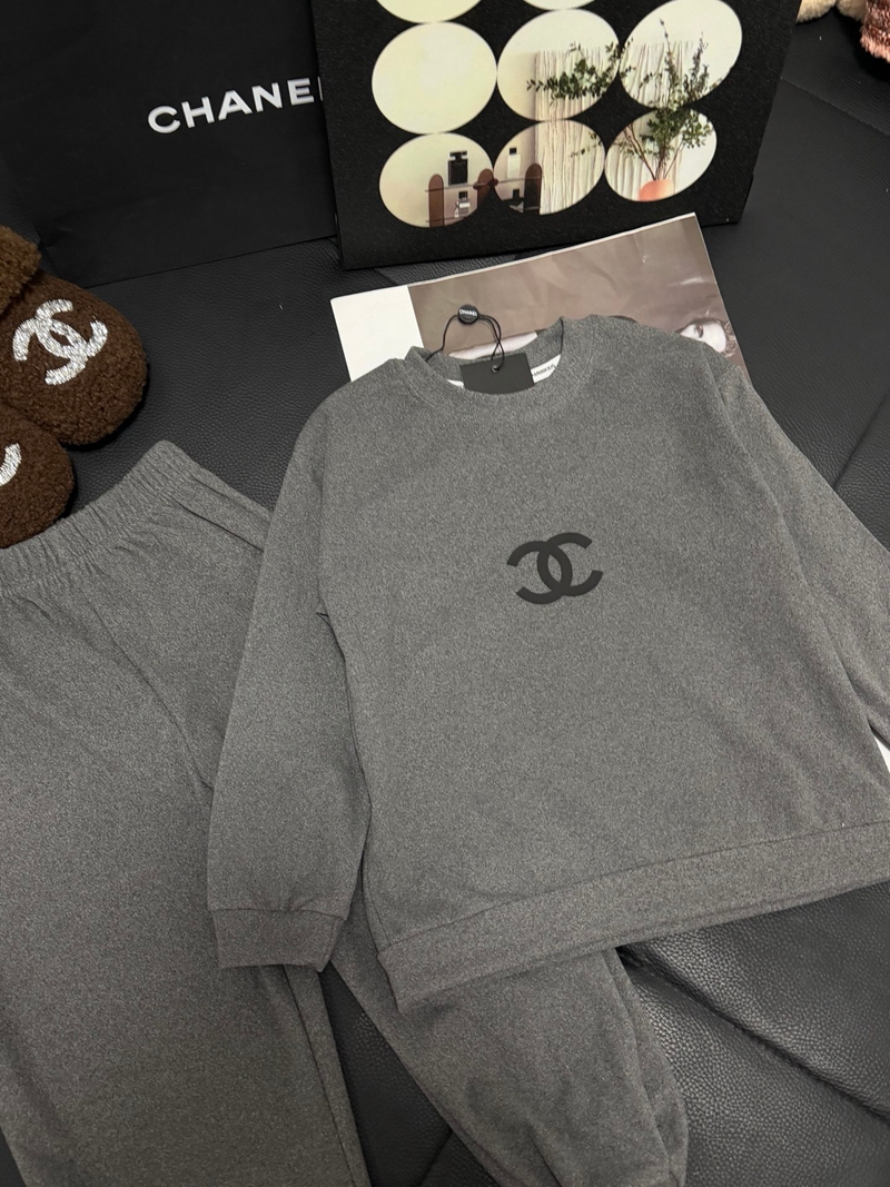 シャネルキッズ部屋着 セットアップ