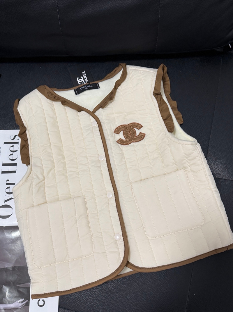 シャネルキッズ中綿ベスト かわいい
