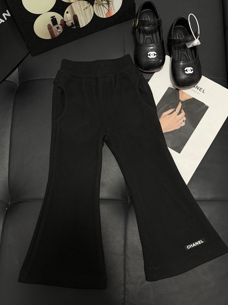 シャネル子供 フレアパンツは