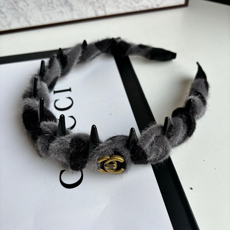 Chanel カチューシャブランドかわいい