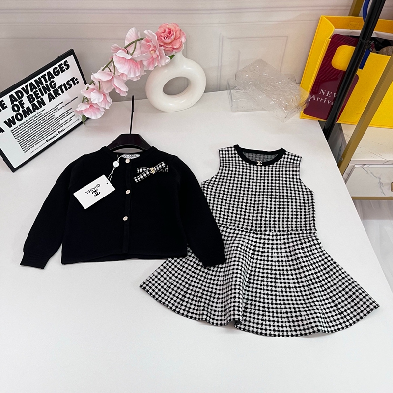 シャネル子供服 秋セットアップ