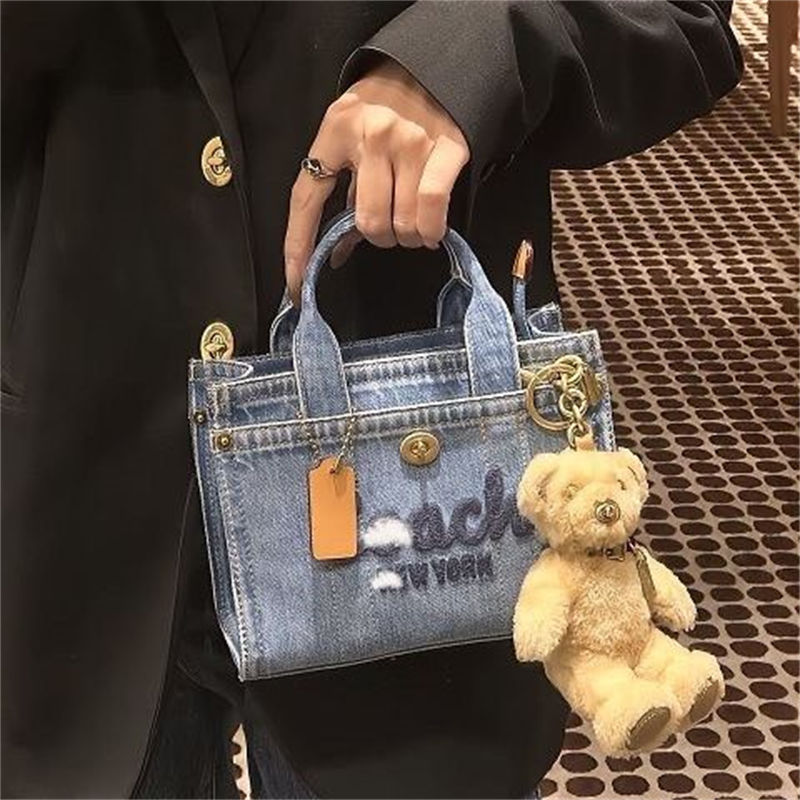 ハイブランドCoachデニムバッグ