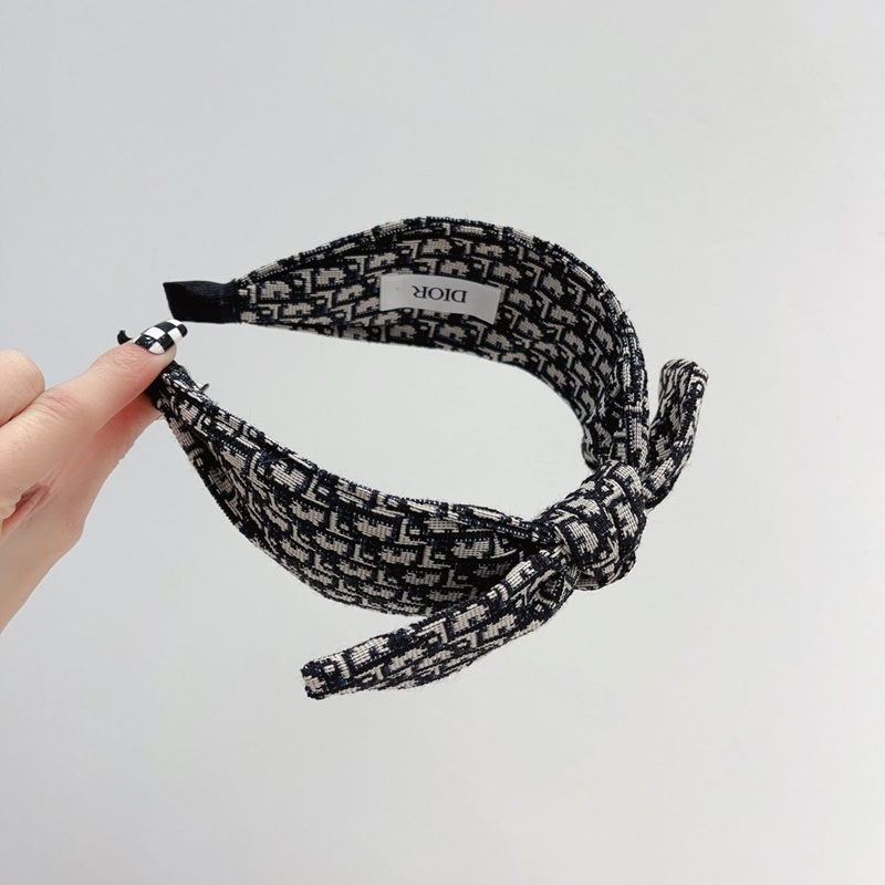 Dior ヘアバンドかわいい