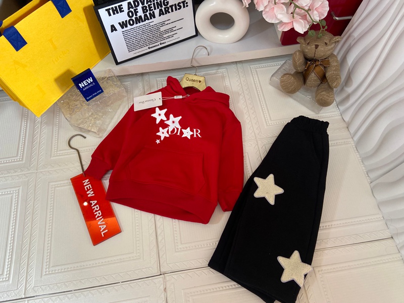 ディオールキッズスウェットセットアップ