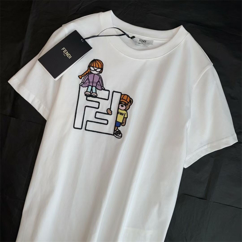 FENDIブランドtシャツレディース