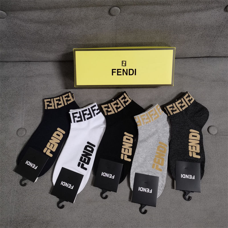 フェンディコットン 靴下 メンズ