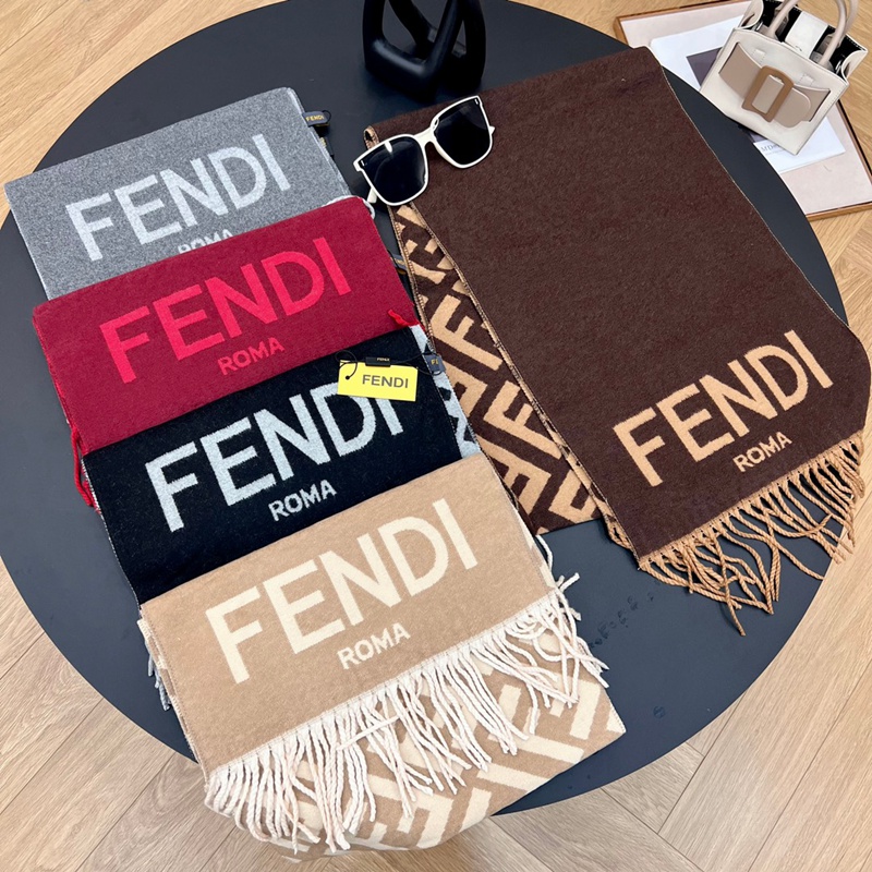Fendi 秋冬大判ショール 