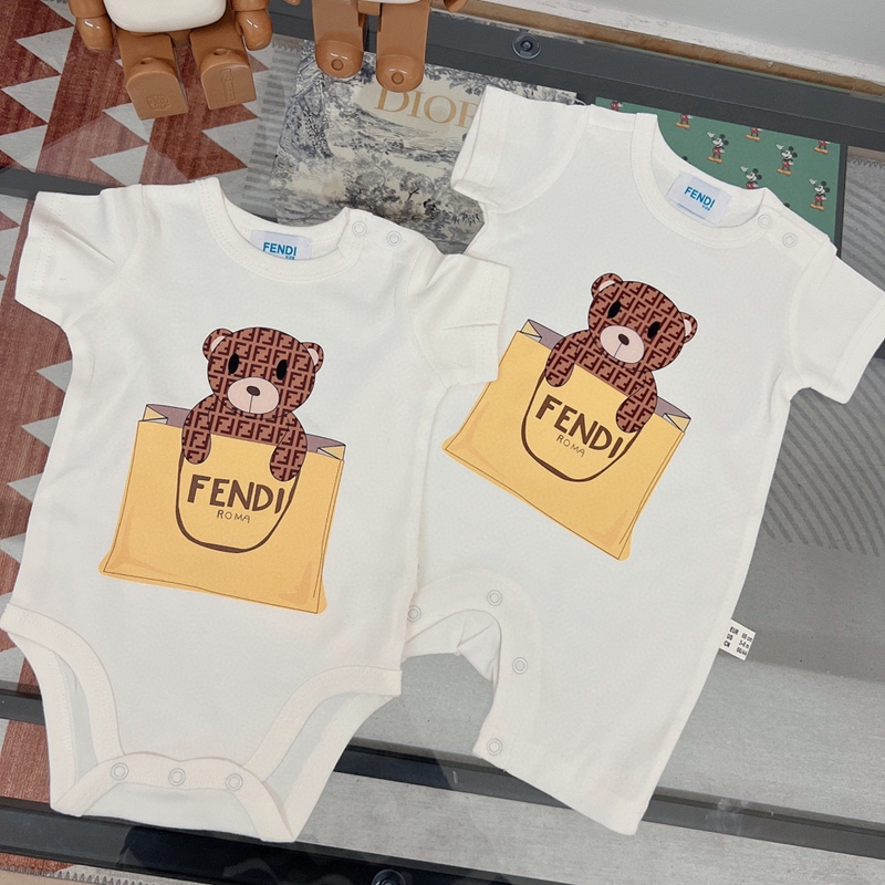 フェンディベビーつなぎ 肌触り良い