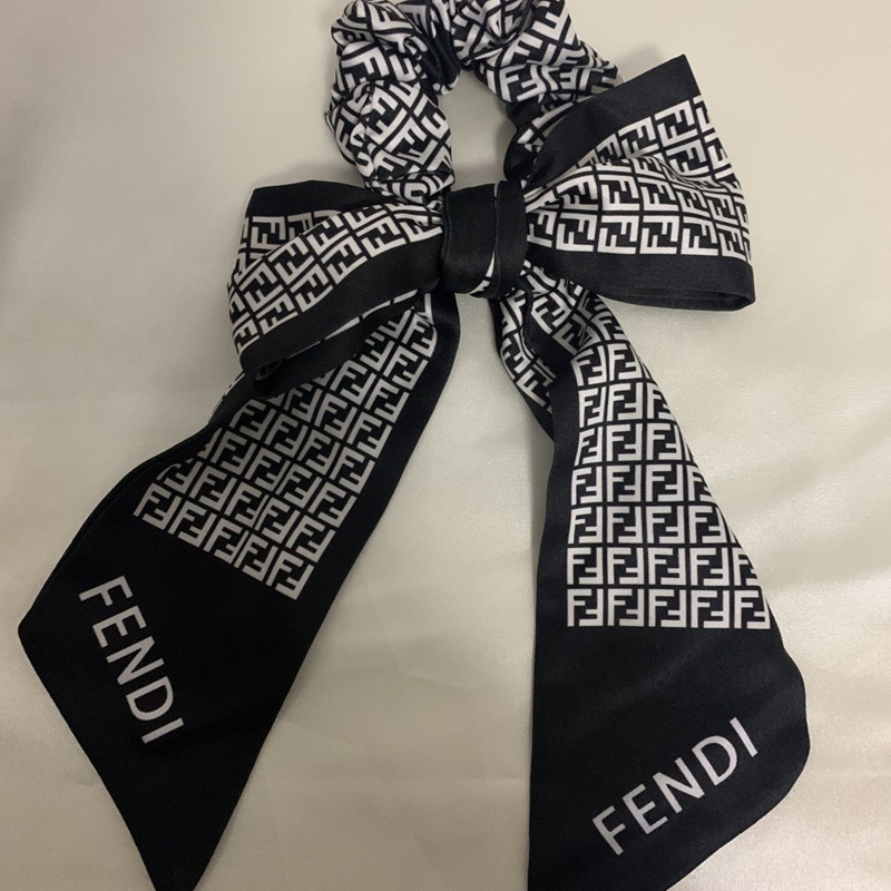 ブランドFendi リボンシュシュ