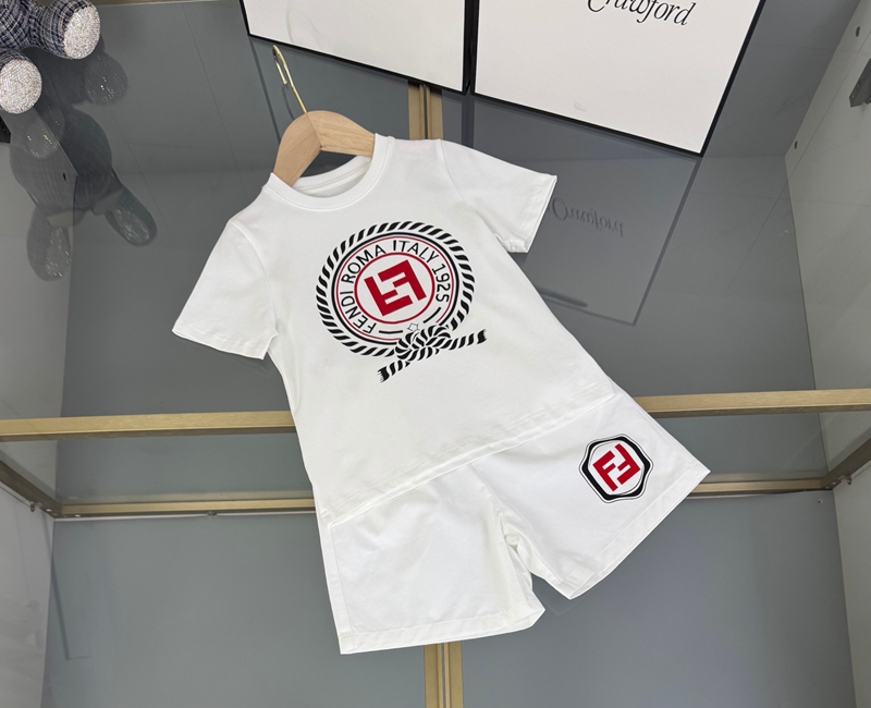 フェンディ子供服セットアップ
