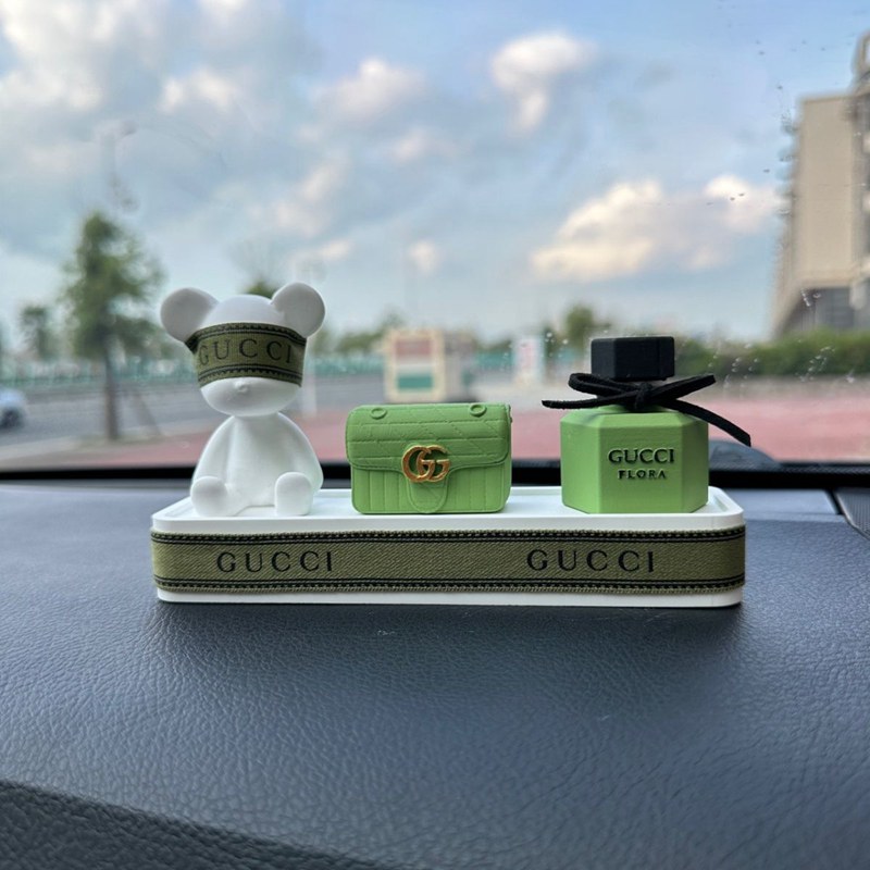 Gucci グッチ 車用品 エアコン用 飾り 熊 カー用品