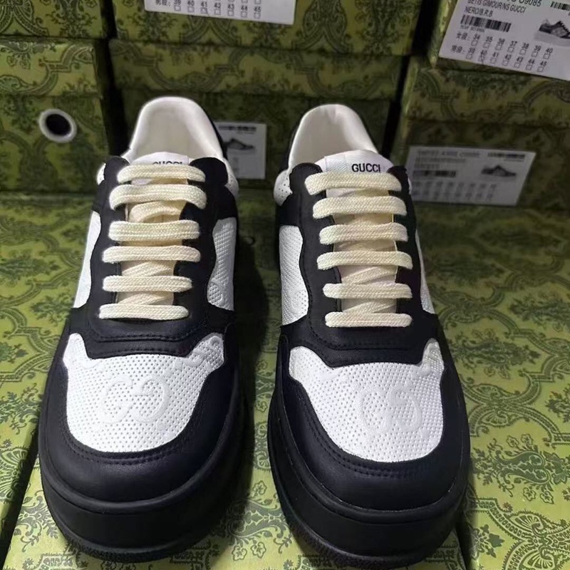 グッチカジュアルスニーカー
