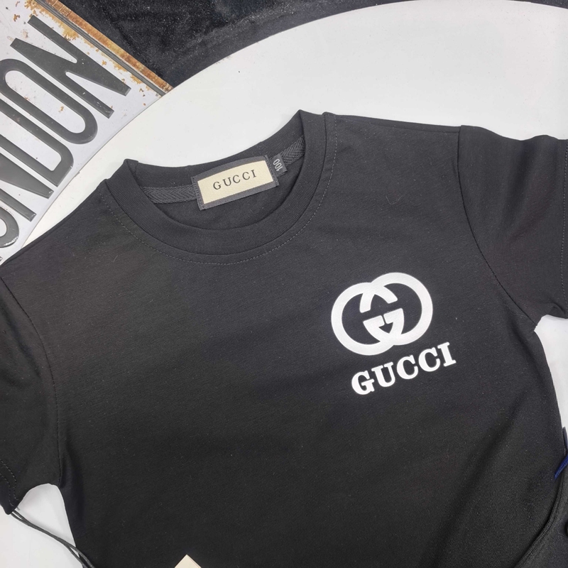 Gucci キッズ半袖Tシャツのトップス+ショート