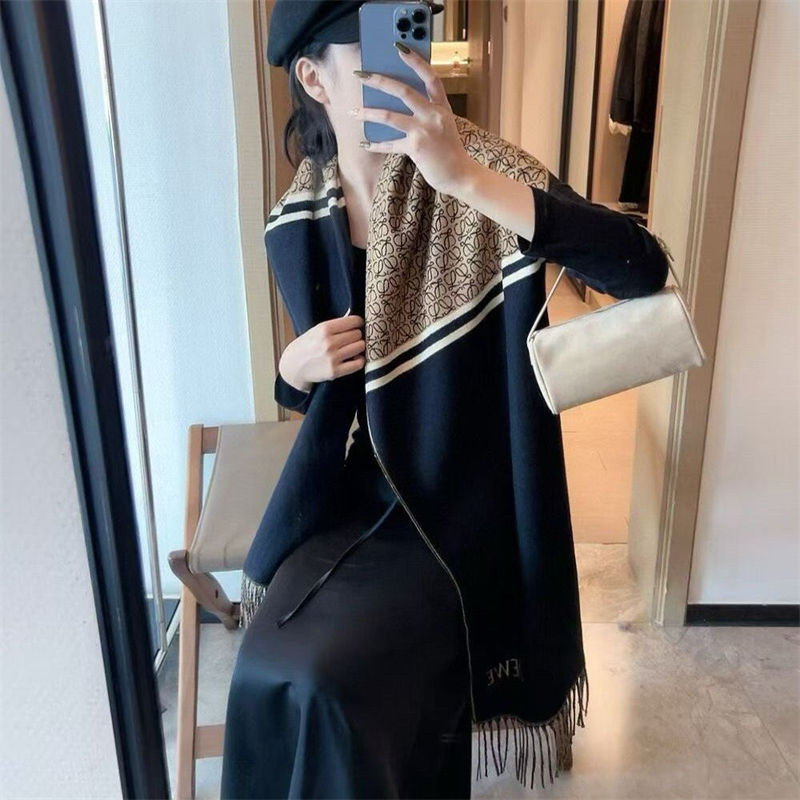 ロエベメンズ 大判ショール 暖かい